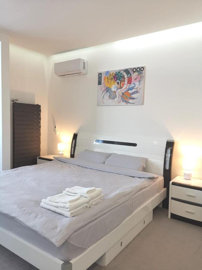 Stylish Riverside Apartments In Riviera Complex نيكولايف المظهر الخارجي الصورة